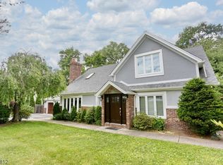 543 Burlington St, Paramus, NJ 07652