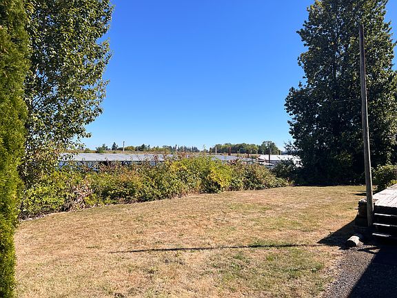 2nd image of 25000 NW Saint Helens Rd