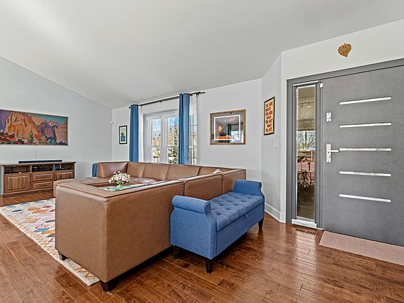 3rd image of 375 Wildberry Ln