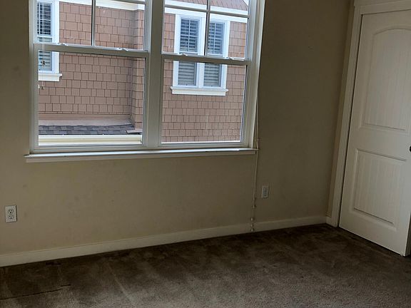 2nd image of 271 W Evelyn Ave