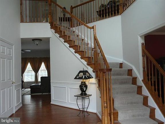 3rd image of 6853 Sigfield Ct