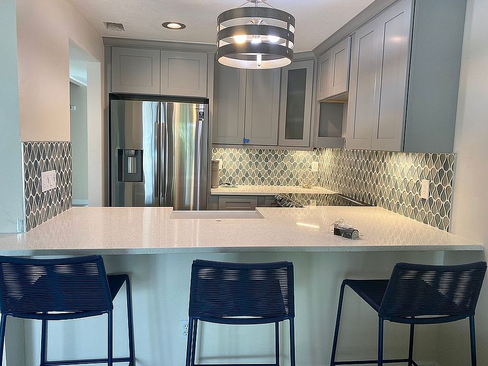 2nd image of 1749 Dawn St S #303