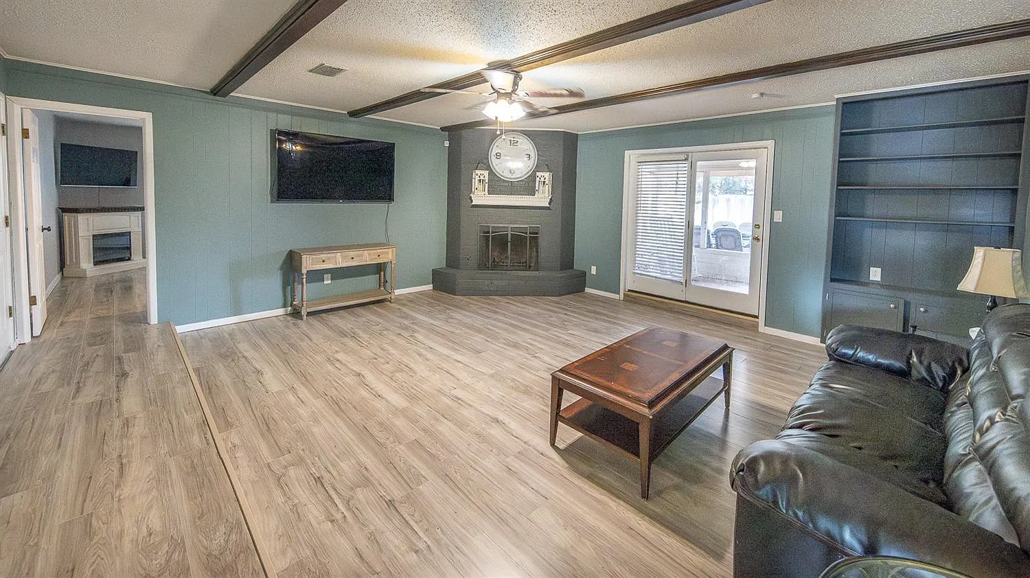 4 bed, 1777 sqft, $2,300 — Photo 1