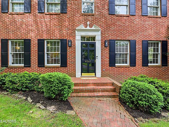 3rd image of 4141 Forest Glen Dr