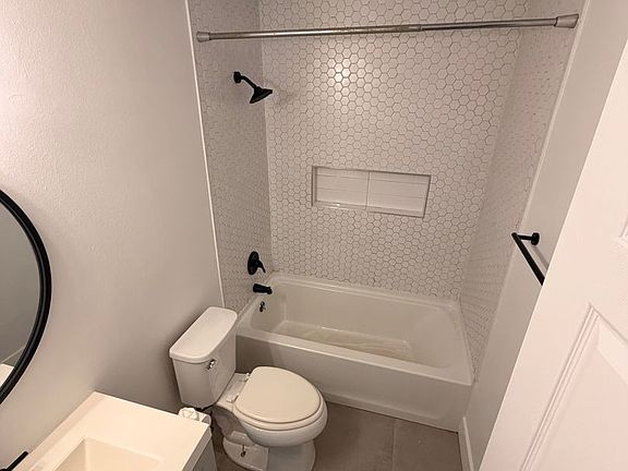 4th image of 101 NW 23rd Pl #120