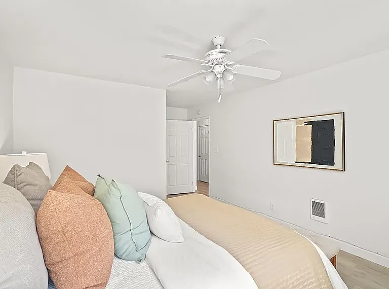 505 Cypress Point Dr #186 — Photo 7