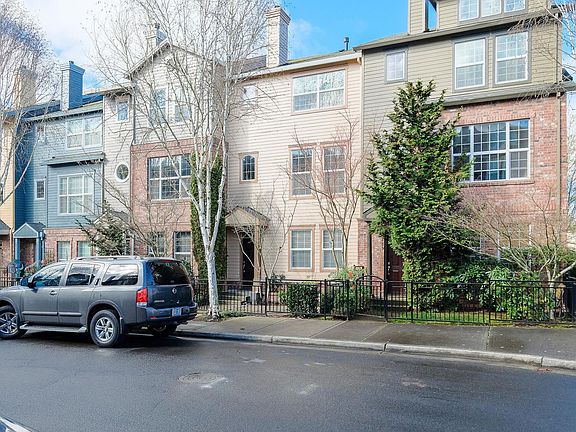 3rd image of 881 NE Caden Ave