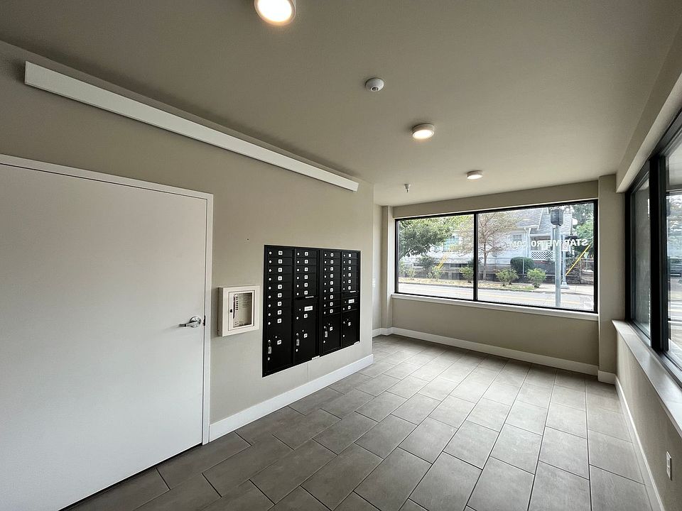 Building Photo 5