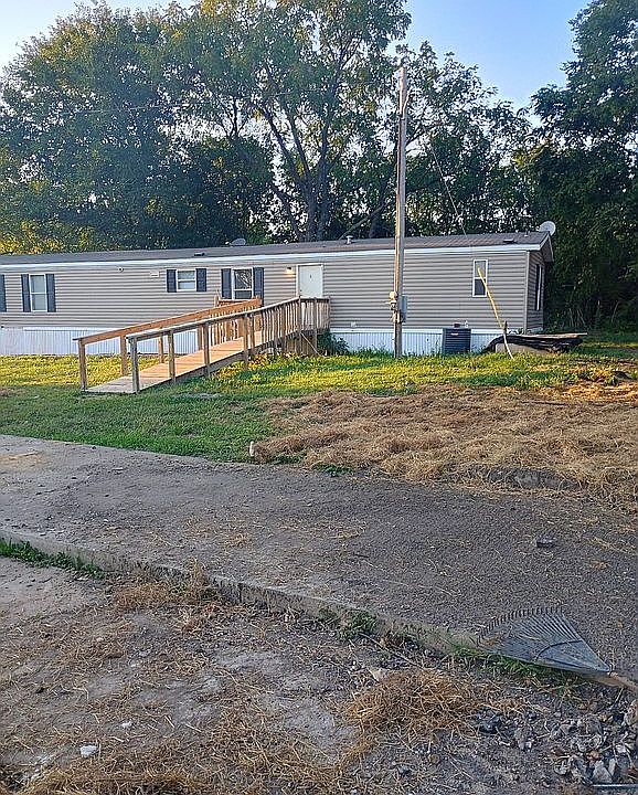 Front with handicapped acces