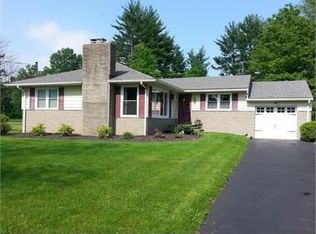 6 Circle Dr, Flemington, NJ 08822