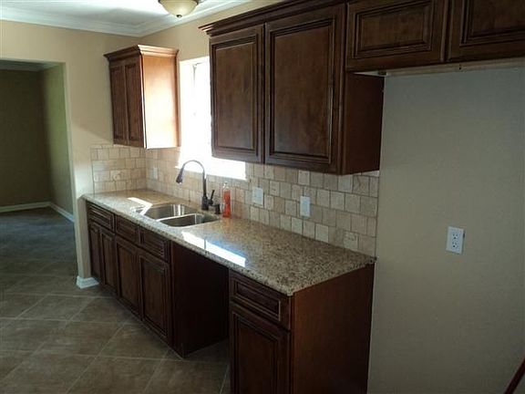 3rd image of 2707 Nashville Ave