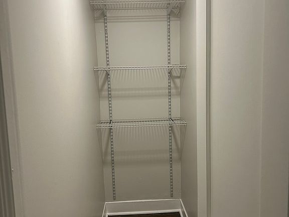 5th image of 2615 N Hamlin Ave #2