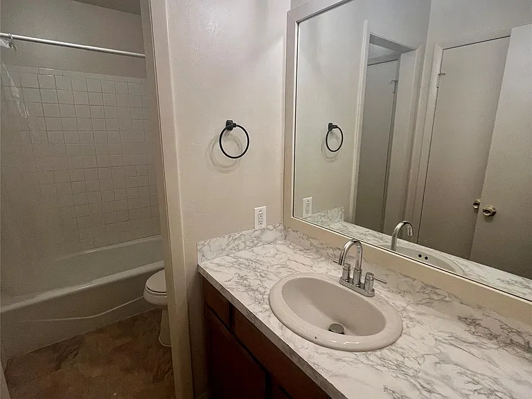 1204 Blackjack St #B — Photo 13