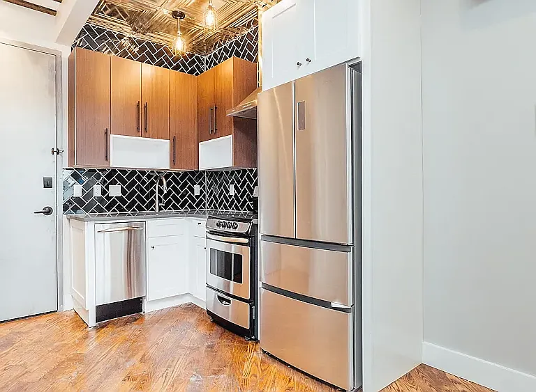 35 Claver Pl #1K — Photo 2