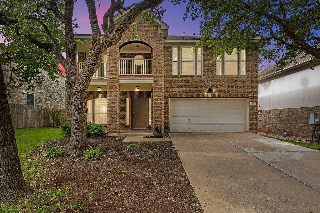 3 bed, 2.5 bath, 2653 sqft, $2,700 — Photo 3