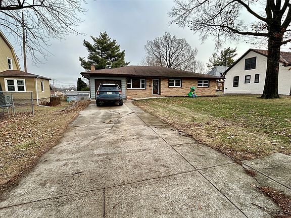 2nd image of 310 S 8th St