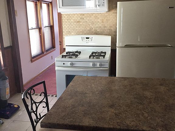 3rd image of 136 Edson St #2