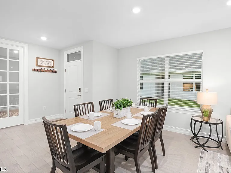 44442 Palm Frond Dr — Photo 3