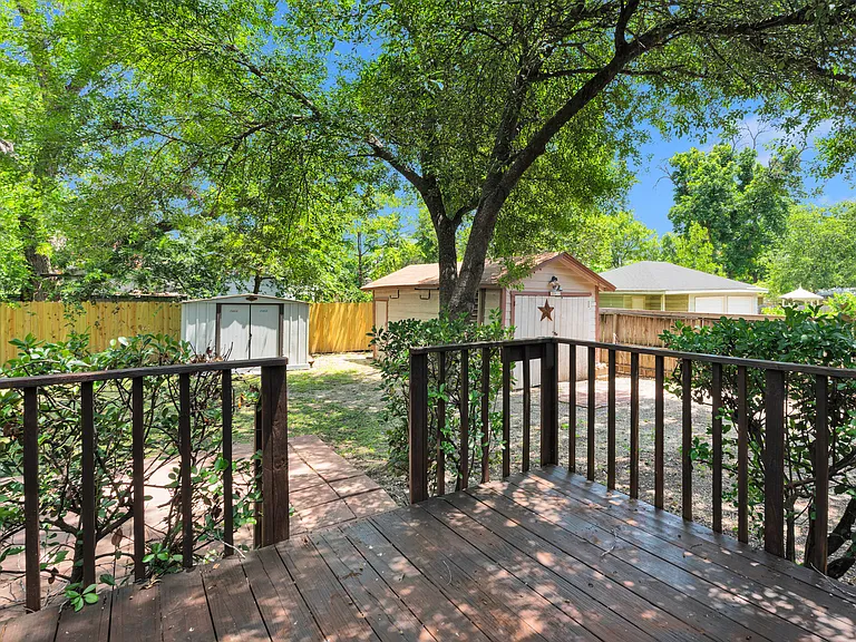 317 Frost St — Photo 15