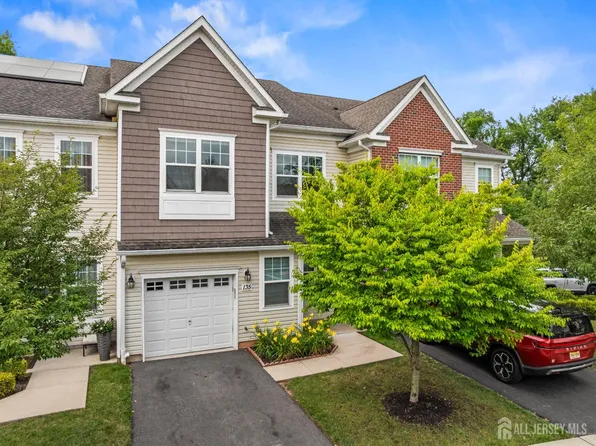 135 Savoth Ln, Colonia, NJ 07067