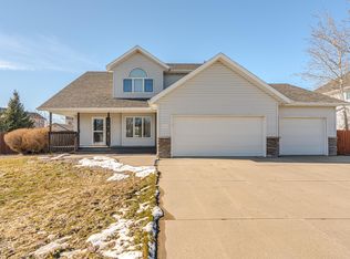 4814 Amberglow Dr, Bismarck, ND 58503