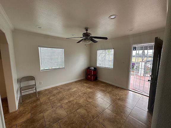 4th image of 2119 W Columbia St #1