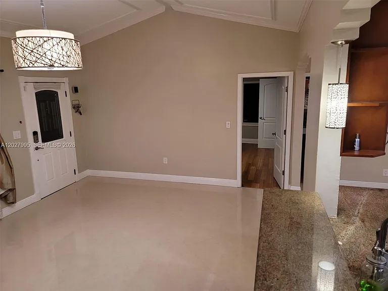 1662 SW 19th Ave #1662 — Photo 5