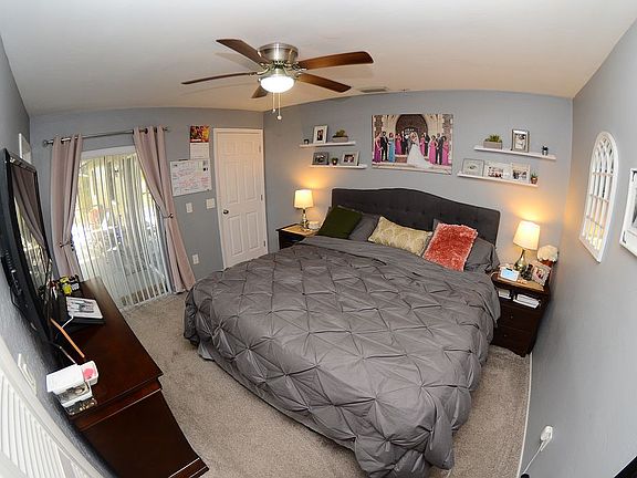 4th image of 1524 SW 29th Ter