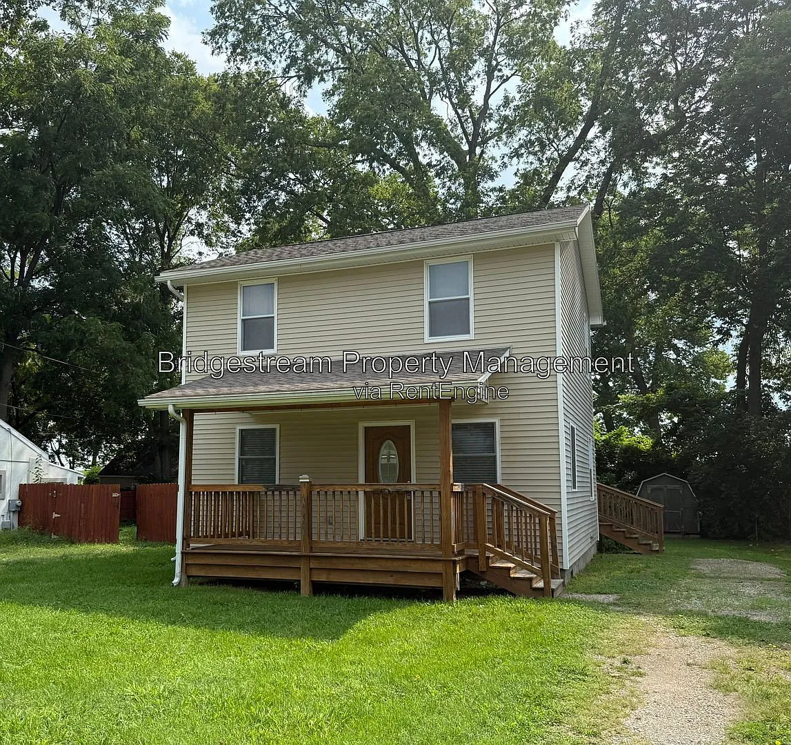 3 bed, 2.0 bath, 1152 sqft, $1,795 — Photo 1