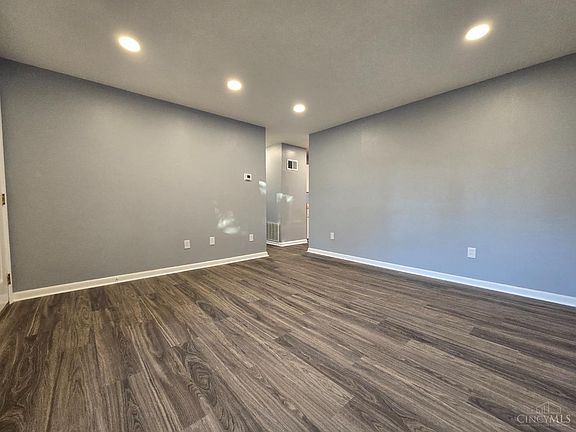 3rd image of 9768 Loralinda Dr