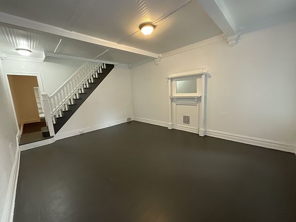 2nd image of 219 E Cottage Pl