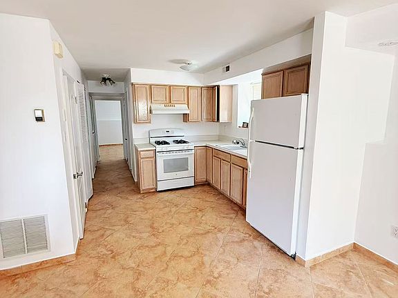 2nd image of 115 Salamander Ct #2