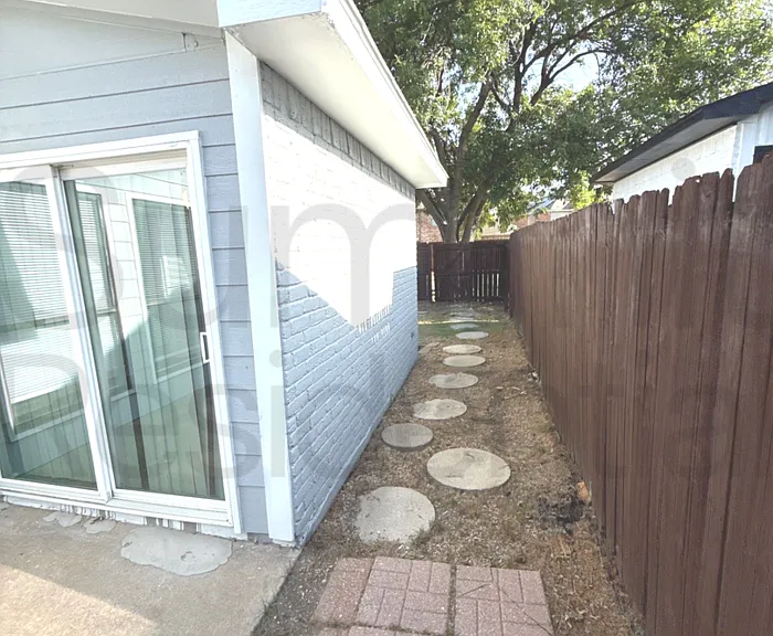 6078 Dooley Dr — Photo 5