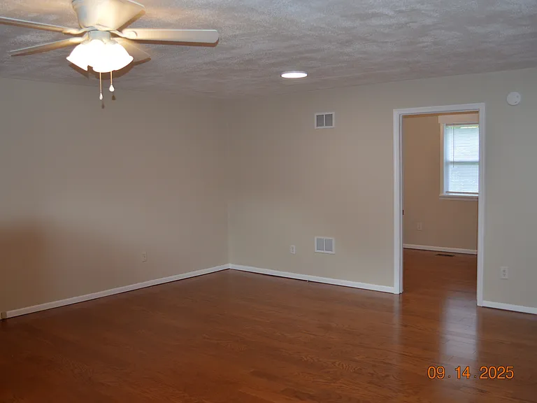 10823 S Mountain Rd #1 — Photo 2