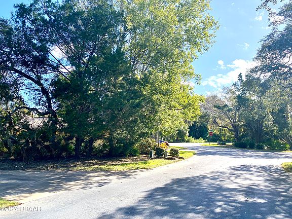 3rd image of 240 Canterbury Cir