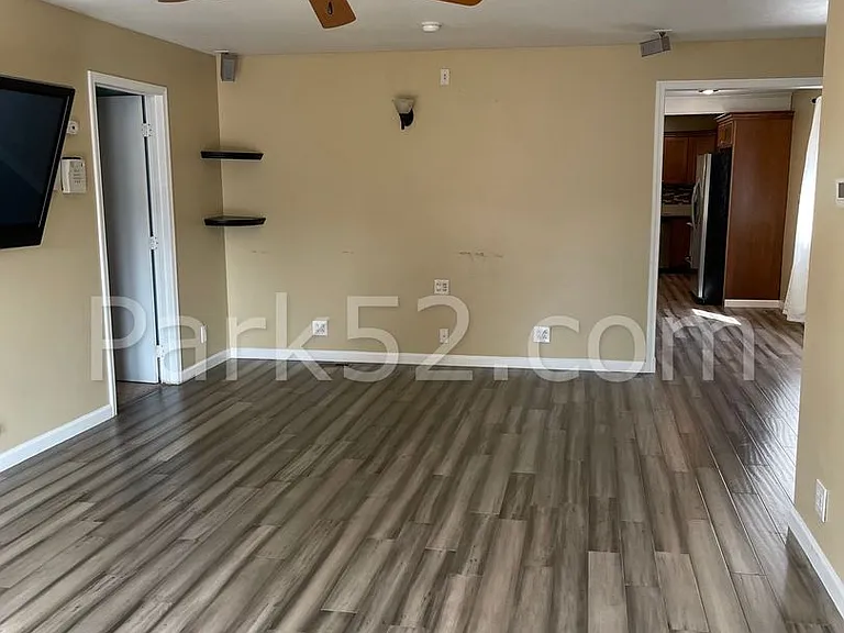 808 S Oxford St — Photo 7