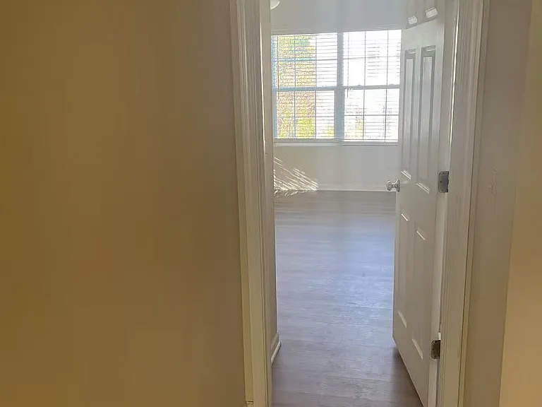 2441 Stoughton Cir — Photo 10