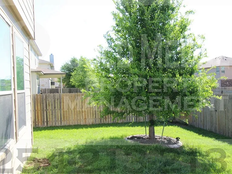 604 Cody James Dr — Photo 38