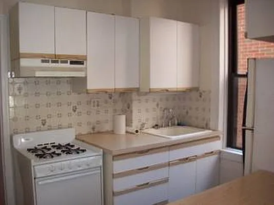 Rented by Frank Valvo Real Estate | media 15