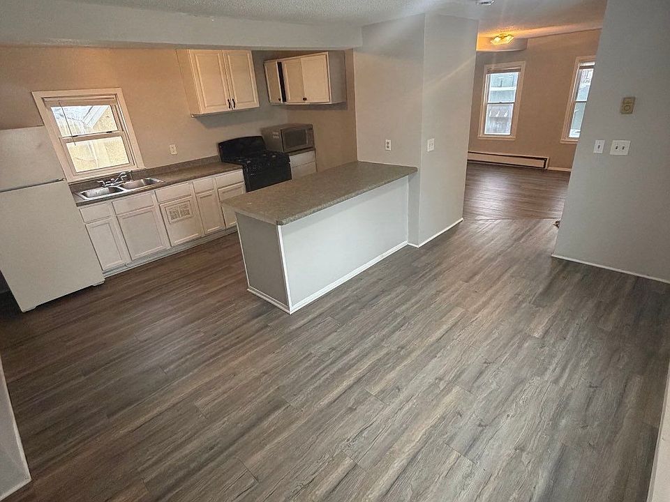 1st image of 951 Marion St #2