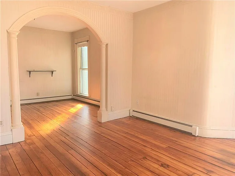 118 Franklin St #1 — Photo 4