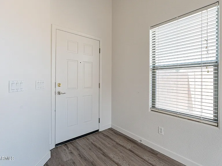 24866 W Huntington Dr — Photo 5