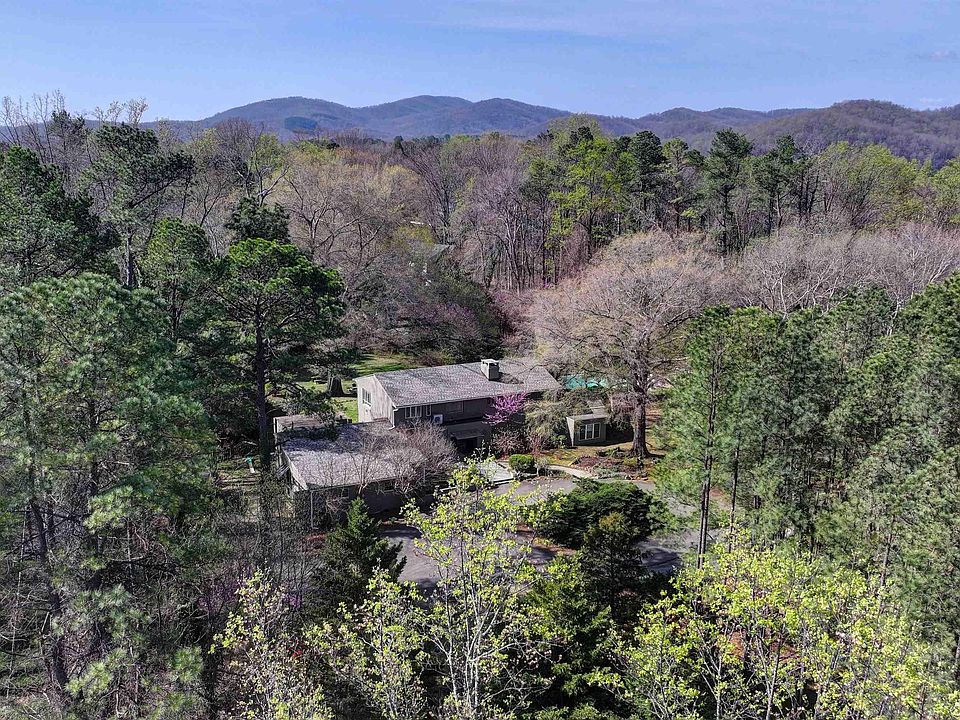 1st image of 23 Old Farm Rd
