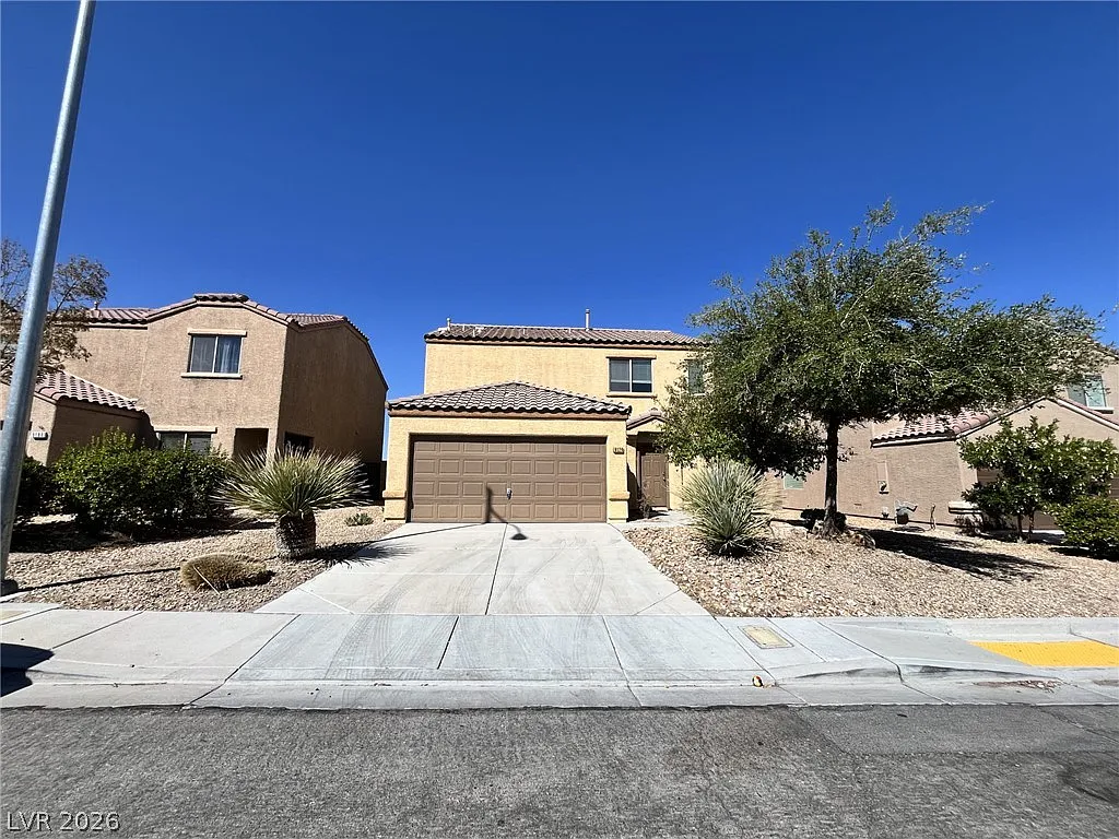 3 bed, 2.5 bath, 1711 sqft, $1,800 — Photo 1