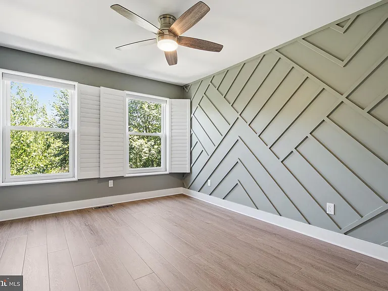 12087 Edgemere Cir — Photo 24