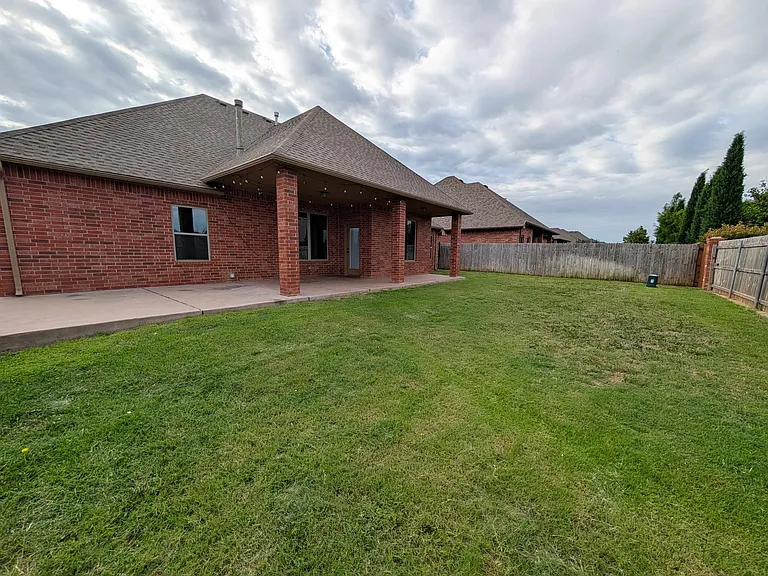 6405 Bent Wood Dr — Photo 24