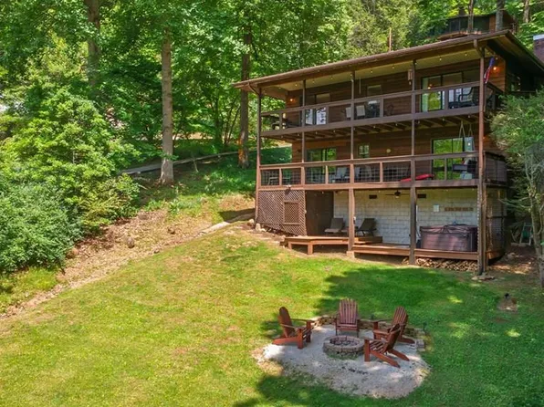 86 Fairway Dr, Franklin, NC 28734