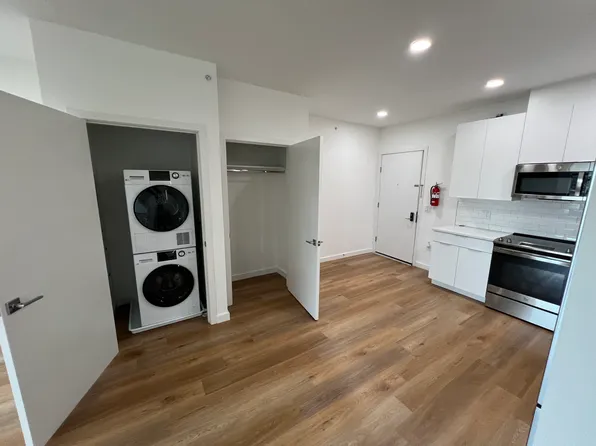 174 West 7th Street image 3 of 26