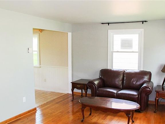 2nd image of 17 Wheatfield Cir
