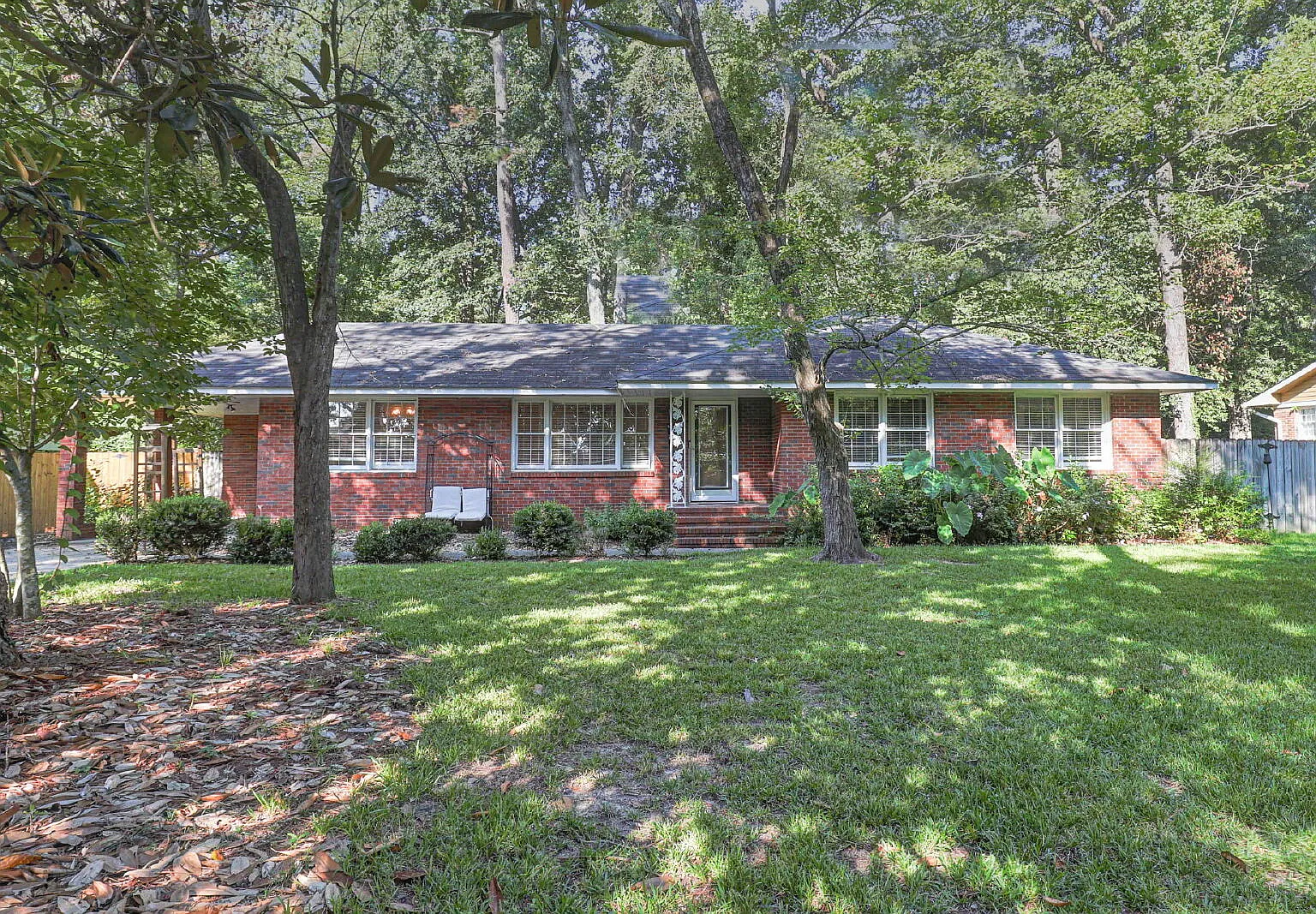 3 bed, 2.0 bath, 1495 sqft, $1,750 — Photo 3